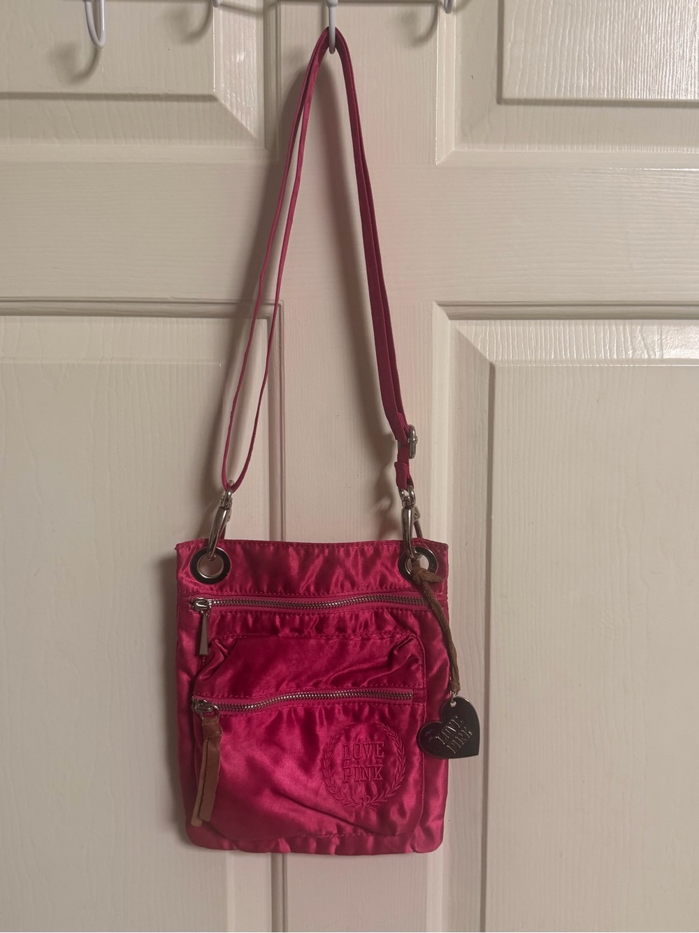 VTG Y2K RARE VS PINK Satin Heart Charm Crossbody Bag